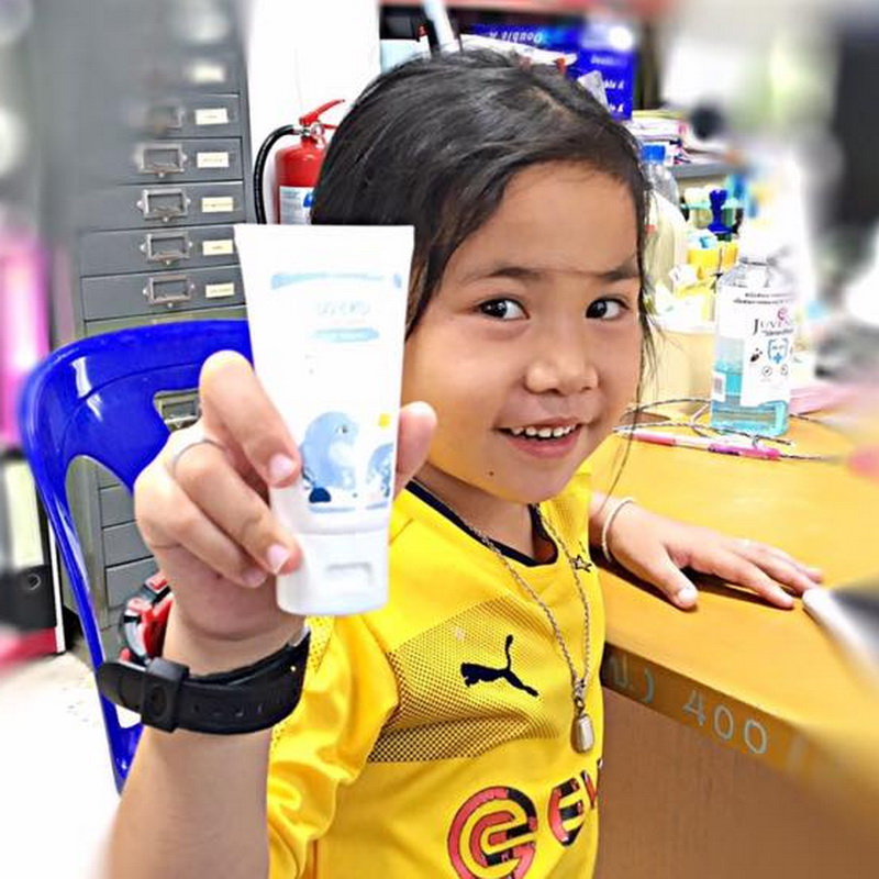 juvenus alcohol hand sanitizer gel 60 ml with kid